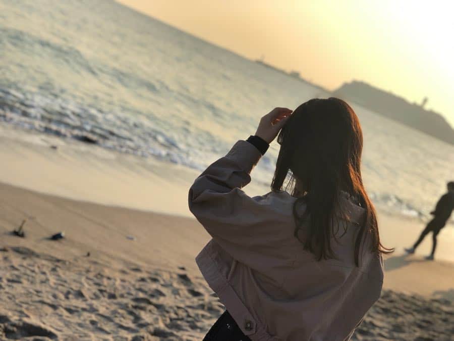 夏川愛実のインスタグラム：「ㅤㅤㅤㅤㅤㅤㅤㅤㅤㅤㅤㅤㅤ ㅤㅤㅤㅤㅤㅤㅤㅤㅤㅤㅤㅤㅤ  夕日もいい感じでした。 鎌倉投稿これでラストにする！ またいきたい〜🥺🥺 ㅤㅤㅤㅤㅤㅤㅤㅤㅤㅤㅤ #鎌倉#鎌倉女子旅#江ノ電#江ノ島 #鎌倉高校前#江ノ島海岸#海#夕日 ㅤㅤㅤㅤㅤㅤㅤㅤㅤㅤㅤ ㅤㅤㅤㅤㅤㅤㅤㅤㅤㅤㅤ」
