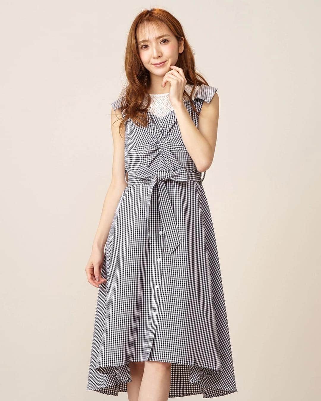 ミーアさんのインスタグラム写真 - (ミーアInstagram)「. . 【catalog掲載商品】  超十代ファッションショーで 高橋文哉くんが選んだ デートで着てもらいたいコーデ💕 . . ☑︎抜き襟ギンガムチェック柄シャツワンピース . . 画像をタップしてチェック▶︎▶︎ .」4月9日 21時49分 - miia_official