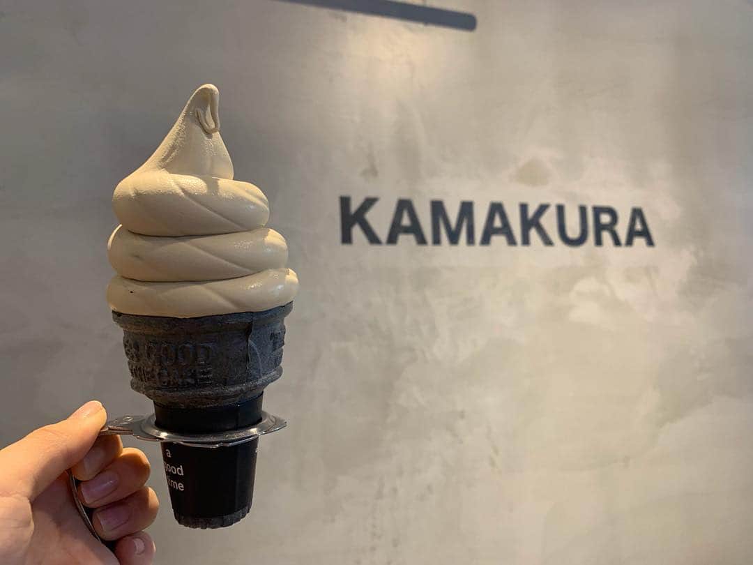 夏川愛実のインスタグラム：「ㅤㅤㅤㅤㅤㅤㅤㅤㅤㅤㅤㅤㅤ ㅤㅤㅤㅤㅤㅤㅤㅤㅤㅤㅤㅤㅤ  載せ忘れてた！食べ歩き④ ほうじ茶味💓💓💓 ㅤㅤㅤㅤㅤㅤㅤㅤㅤㅤㅤ #鎌倉#鎌倉女子旅#大名ソフトクリーム #ほうじ茶#ほうじ茶アイス#ほうじ茶ソフト ㅤㅤㅤㅤㅤㅤㅤㅤㅤㅤㅤ ㅤㅤㅤㅤㅤㅤㅤㅤㅤㅤㅤ」