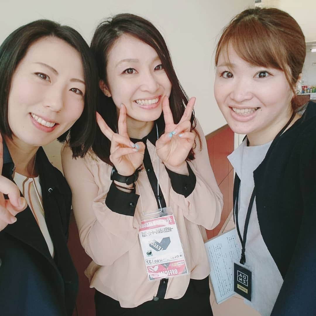 矢田部ゆかさんのインスタグラム写真 - (矢田部ゆかInstagram)「バレーボールのV1リーグ🏐 ファイナル第1戦の実況で名古屋へ✨ 会場にはDAZN cafe がオープン☕  試合前に解説の横山さんと顔を出したら、cafeのPRゲストで来ていたあり紗さんに再会💕  #DAZN #DAZNカフェ  #ゲスト #佐藤あり紗 さん #Vリーグ #VLEAGUE #ファイナル #武田テバオーシャンアリーナ #解説 #横山雅美 さん #実況 #矢田部ゆか」4月9日 21時54分 - yucaparis93