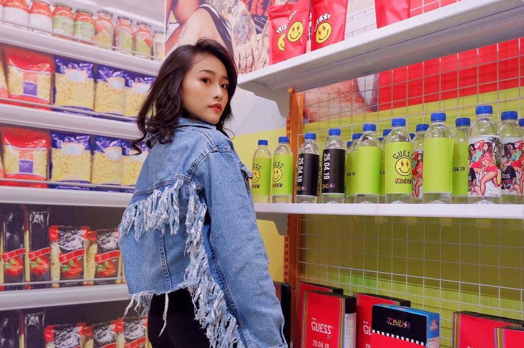 ロナ・アングラエニのインスタグラム：「I walk slowly, but I never walk backward.. -Abraham Lincoln- . . #ussarcade」