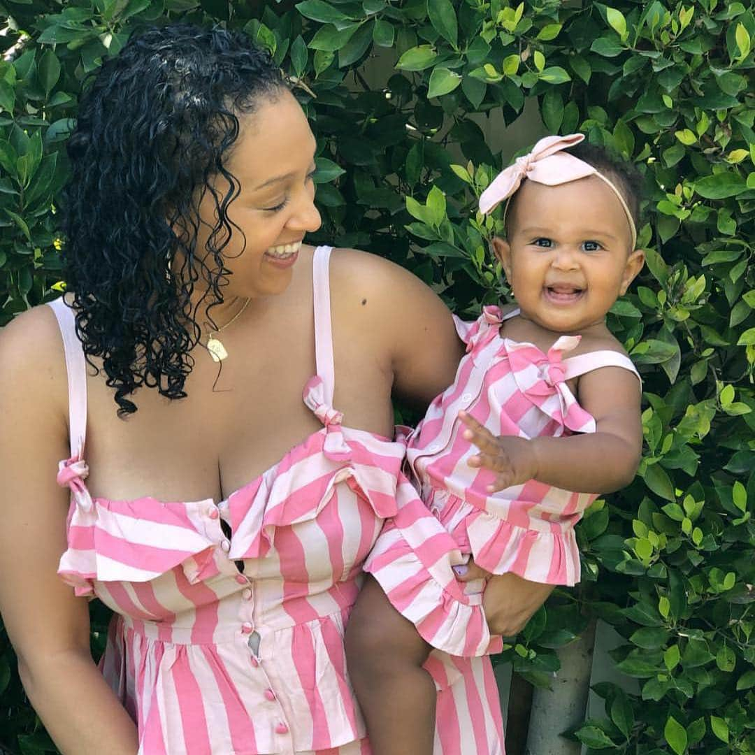 E! Onlineさんのインスタグラム写真 - (E! OnlineInstagram)「Sister, Sister II. 👯‍♀️(📷: @tiamowry/@tameramowrytwo)」4月9日 22時03分 - enews