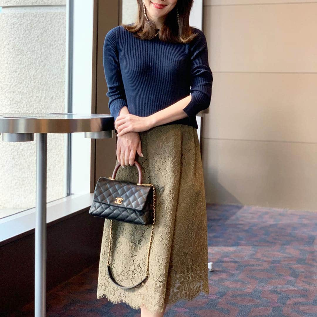 吉田美紀さんのインスタグラム写真 - (吉田美紀Instagram)「・ コーディネート☘ ・ knit→#estnation  skirt→#lialapg pumps→#pellico bag→#chanel ・ #coordinate #outfit #ootd #look #style #fashion #wardrobe #instagood #instafashion #レーススカート #ママファッション #ママコーデ #ママコーディネート #ファッション #コーディネート」4月9日 22時05分 - miki__yoshida