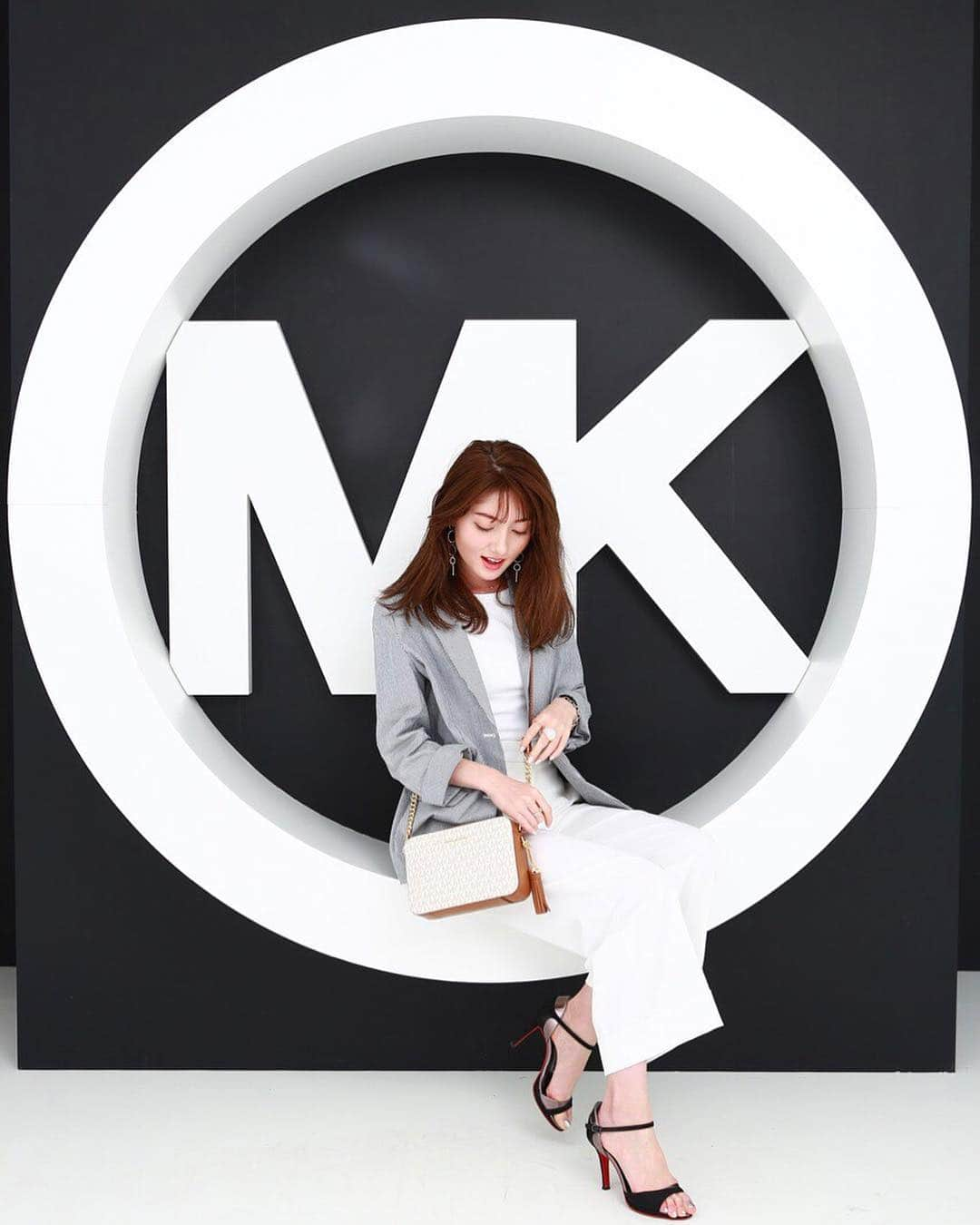 ティファニー春香さんのインスタグラム写真 - (ティファニー春香Instagram)「マイケルコース銀座👜💗 #MICHAELKORS @michaelkors #ginza」4月9日 22時12分 - tiffanyharuka