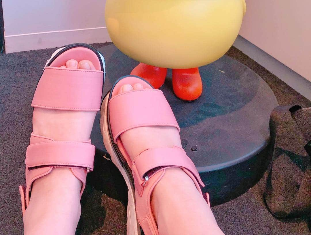 田島芽瑠さんのインスタグラム写真 - (田島芽瑠Instagram)「サンダルデビュー👡 お気に入り💓  #サンダル #snidel  #ワンピース #sisterjane #linefriends #ラインフレンズ」4月9日 22時31分 - meru_chan_official