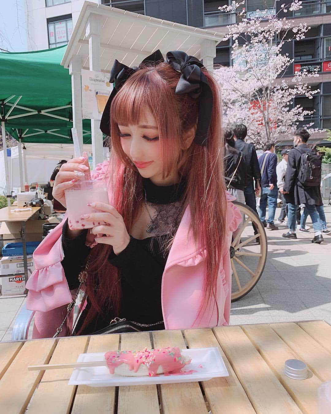 桜咲姫奈さんのインスタグラム写真 - (桜咲姫奈Instagram)「ももたんとお花見デート💕💕💕 たのちかった💓 途中暑すぎて溶けるかと思ったけど……‪𐤔𐤔‬ 🌸綺麗だったしhappy💕💕💕」4月9日 22時41分 - himena_ousaki