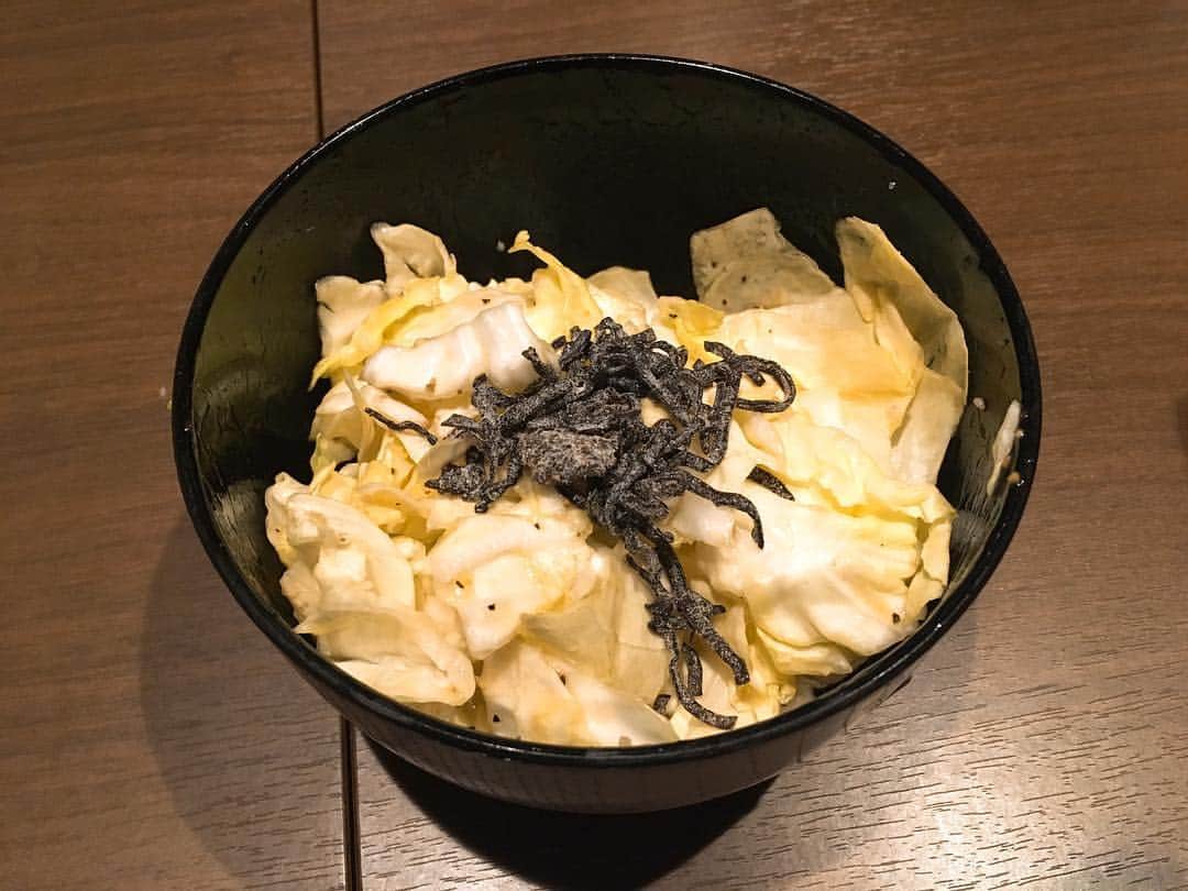 藤村晃輝さんのインスタグラム写真 - (藤村晃輝Instagram)「新年度9日目。 早起きできず朝食はコンビニ飯に…小さいサイズのサラダチキン出てた。昼食はトキハインダストリーにて購入しました。夕食も外食となりましたとさ。 #令和ダイエット #フジザップ」4月9日 22時44分 - fujimura_koki_tos
