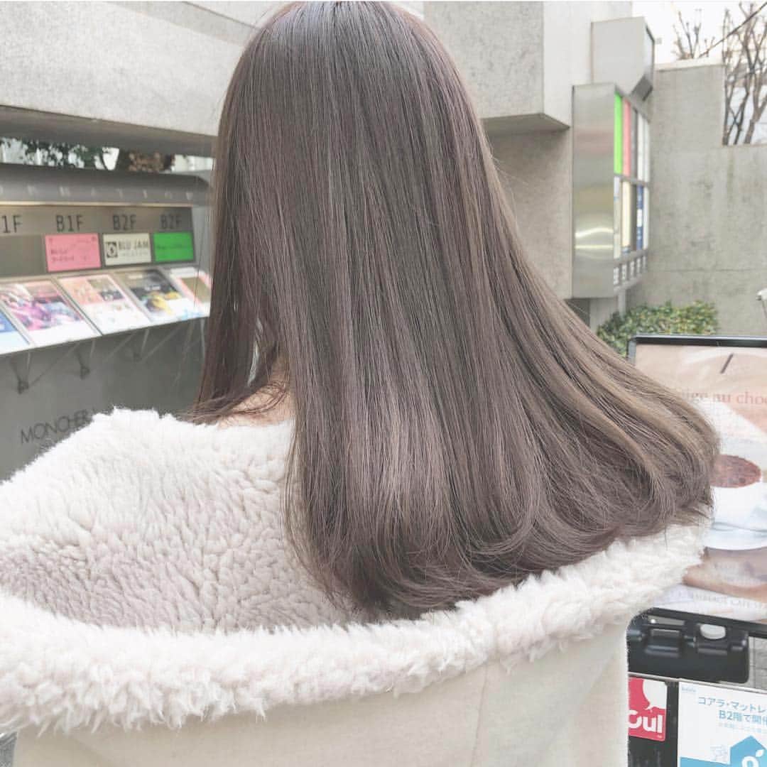 金田和樹さんのインスタグラム写真 - (金田和樹Instagram)「ブリーチ1回で出来るミルクティーグレージュ♡是非カラーしにきてください😊❣️」4月9日 22時44分 - kaneta.hair