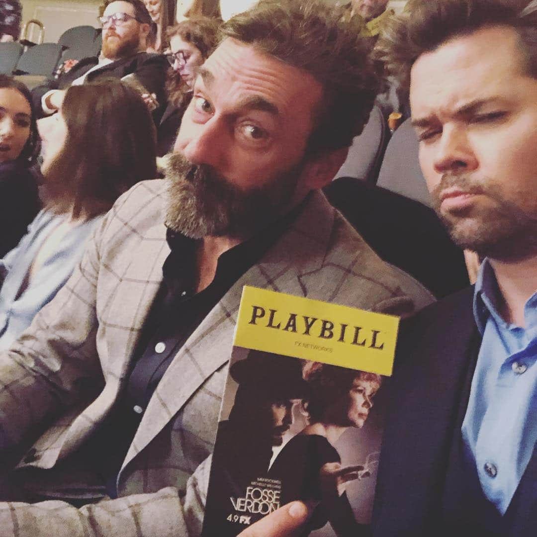 アンドリュー・ラネルズさんのインスタグラム写真 - (アンドリュー・ラネルズInstagram)「Somehow we were not asked to be Fosse OR Verdon.... What a fantastic show. I can’t wait to see the rest of the season.  #fosseverdon」4月9日 22時48分 - andrewrannells