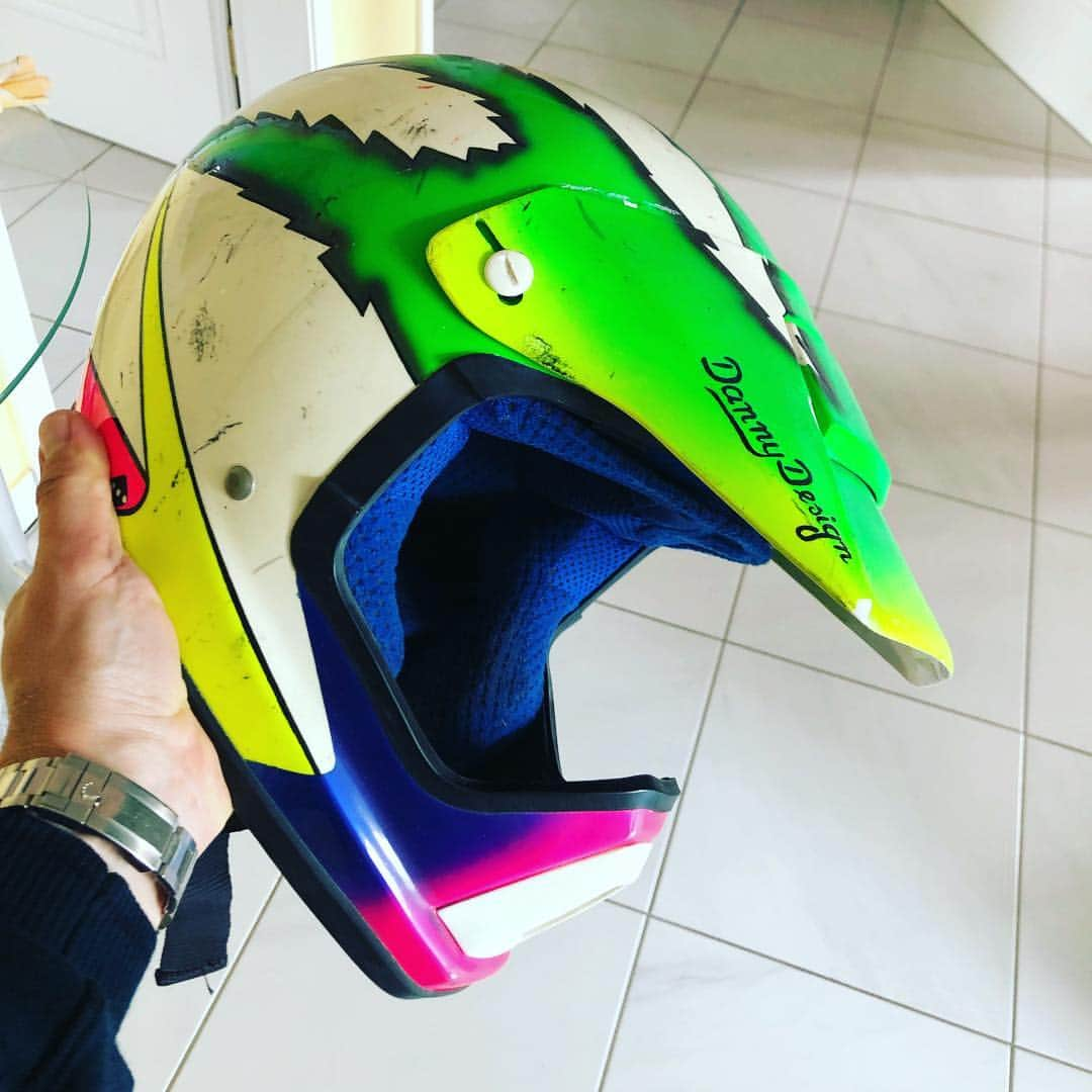 ティモ・グロックさんのインスタグラム写真 - (ティモ・グロックInstagram)「Look what I found at my parents house... my Motocross helmet! Already painted by Danny Design. Unfortunately never used it because I broke my leg just days before it arrived and I stopped racing Motocross  #motocross #racing #helmet #helmetdesign」4月9日 22時58分 - realglocktimo