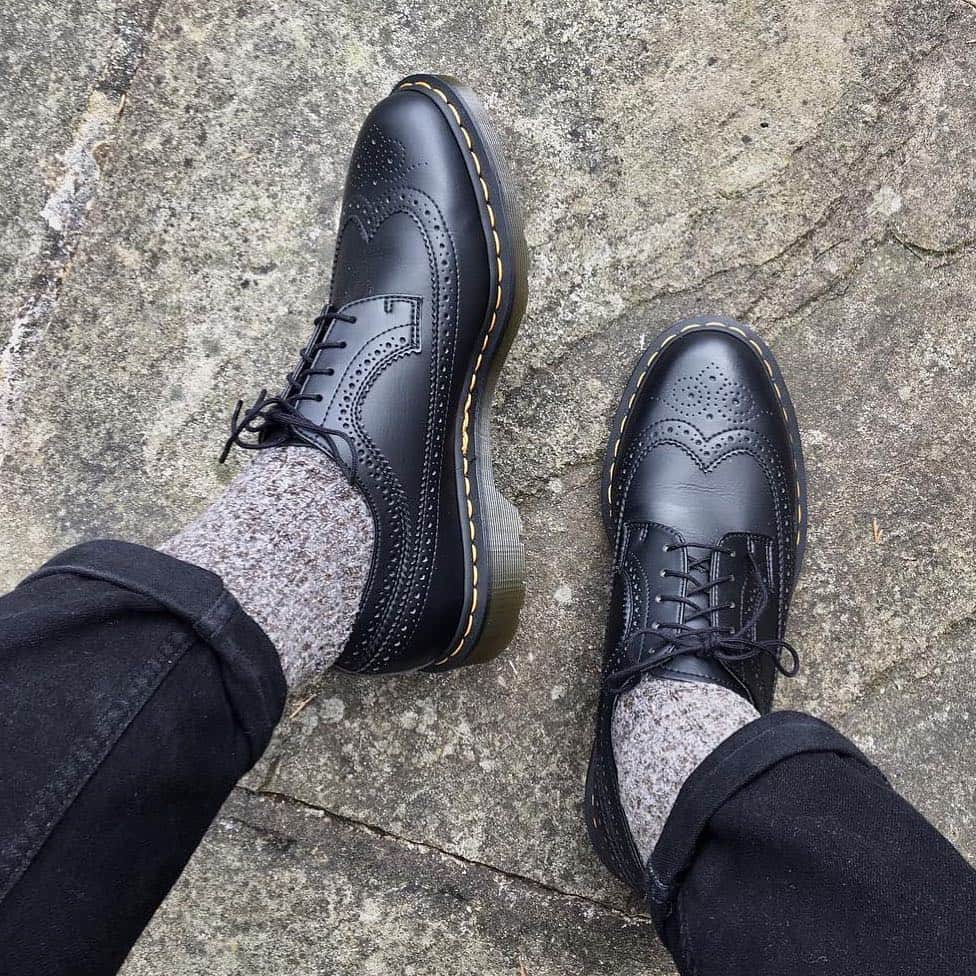 ドクターマーチンさんのインスタグラム写真 - (ドクターマーチンInstagram)「Our 3989 style is a brogue, done the Docs way. With signature DNA like our AirWair sole and yellow welt stitch, and available in our vegan-friendly construction.  Link in our bio.」4月9日 23時08分 - drmartensofficial