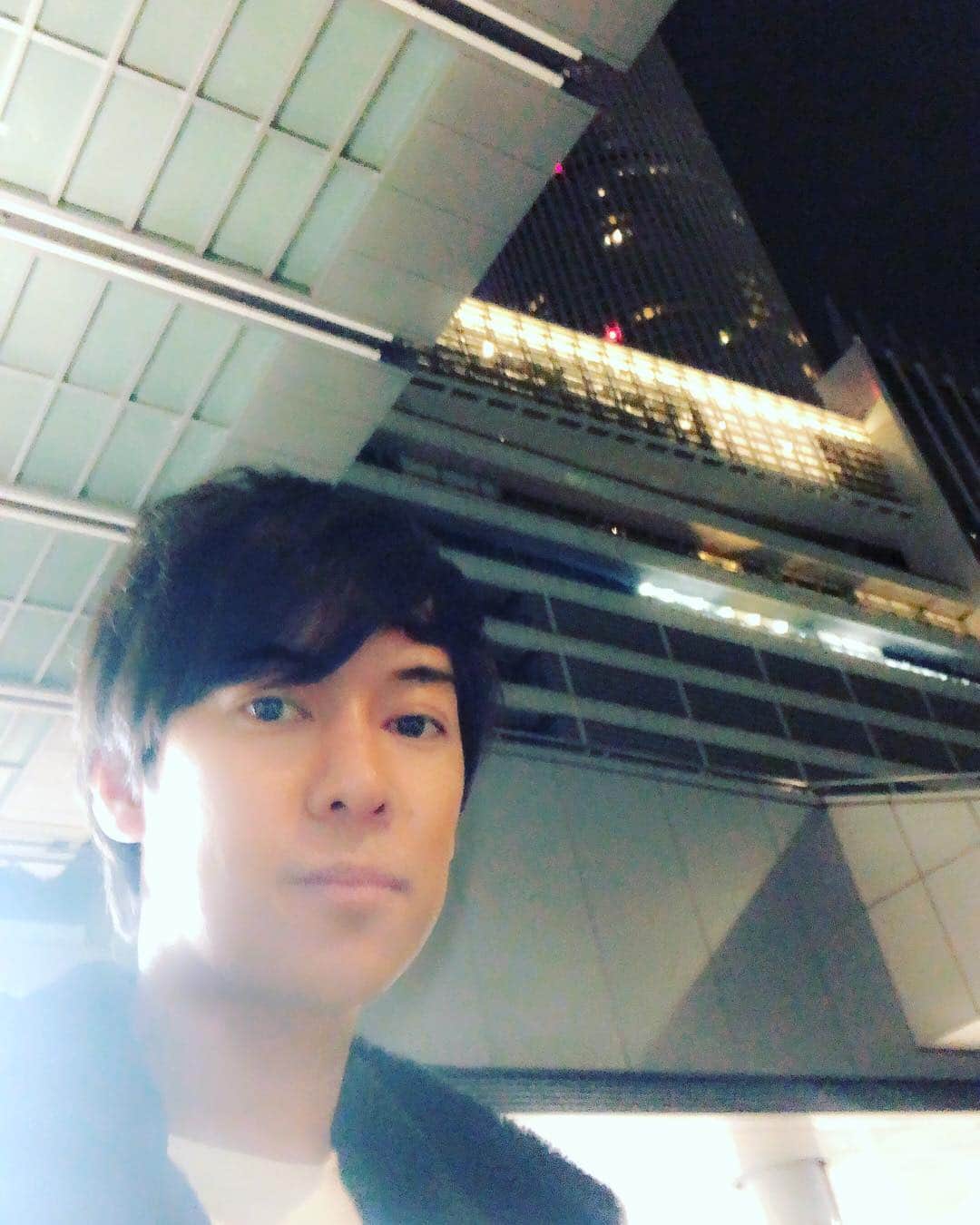 松阪ゆうきのインスタグラム：「静かだ😌  今日はこちらにおります。 どこでしょうか？ww  明日はお隣の県でお仕事。」