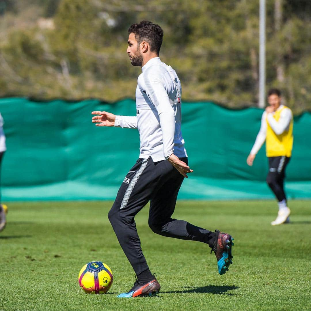 セスク・ファブレガスさんのインスタグラム写真 - (セスク・ファブレガスInstagram)「Good training session today ⚽️💪🏻 @gelsondany77 @stevanjovetic」4月9日 23時24分 - cescf4bregas