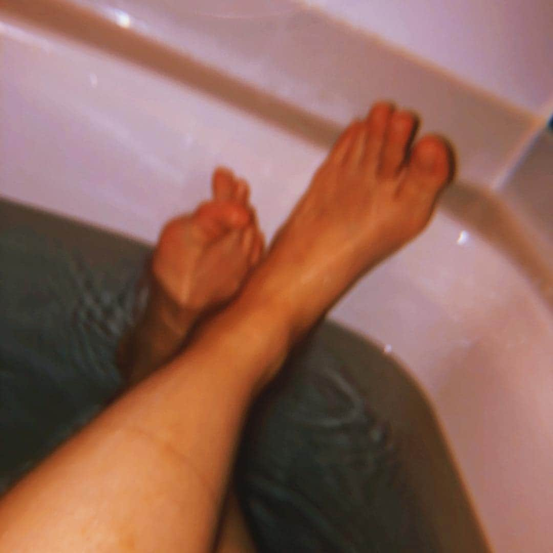 内山命のインスタグラム：「🛁」