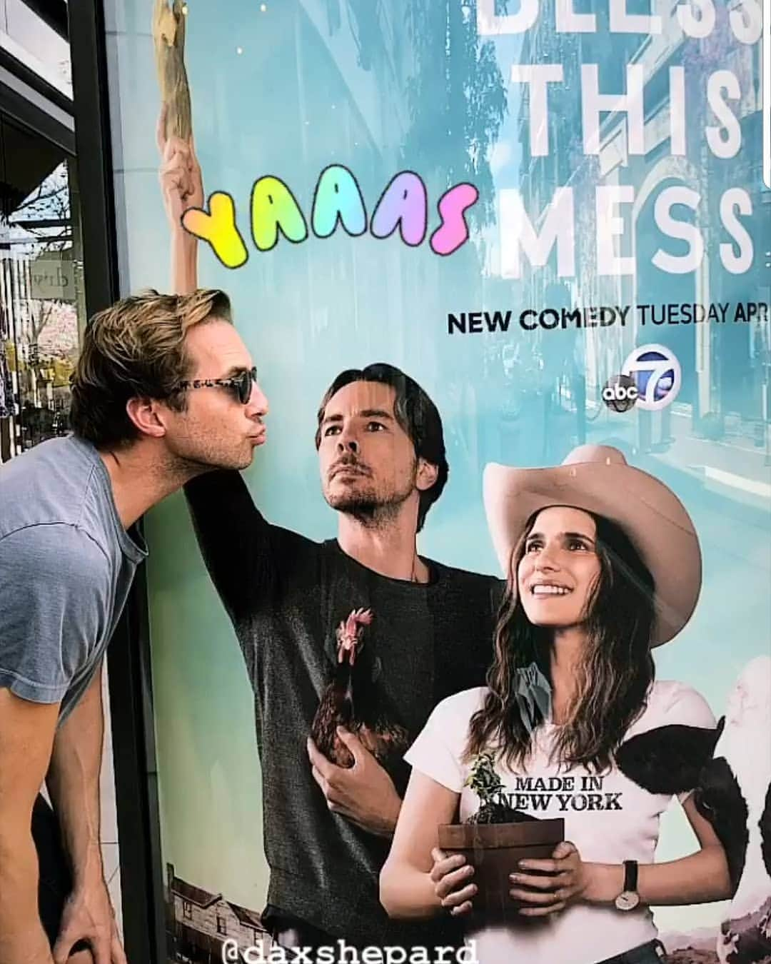 ダックス・シェパードさんのインスタグラム写真 - (ダックス・シェパードInstagram)「@hiryanhansen assaulted a 2D version of me in public and I'm going to pursue litigation.」4月9日 23時39分 - daxshepard