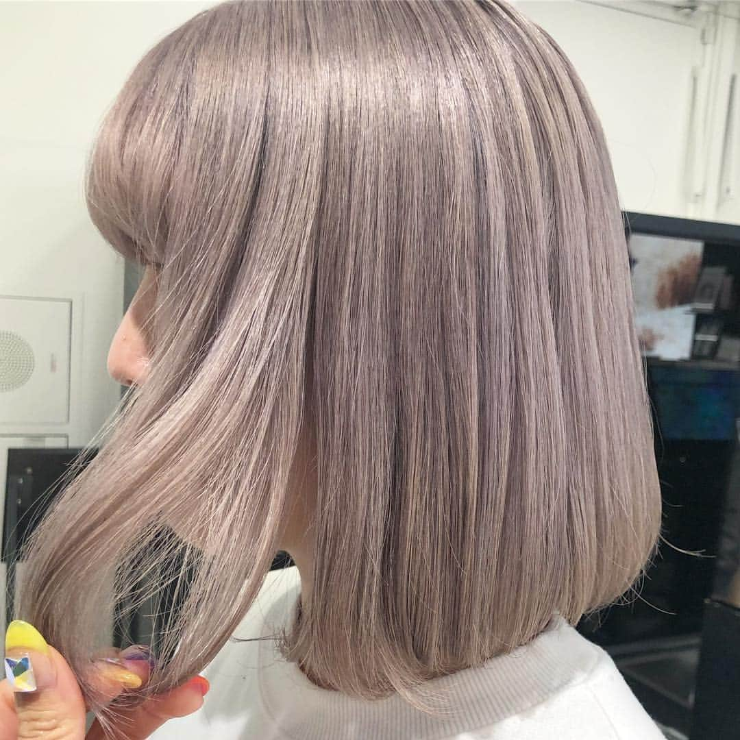 NASUさんのインスタグラム写真 - (NASUInstagram)「white lavender color🛸✨ #nasupcolor #mood #haircut #bleach  #미용사 #헤어메이크 #염색 #헤어스타일 #hairstyle #color #tokyo #hairsalon #fashion #カット #スタイリング #bob #ボブ」4月9日 23時48分 - nasup