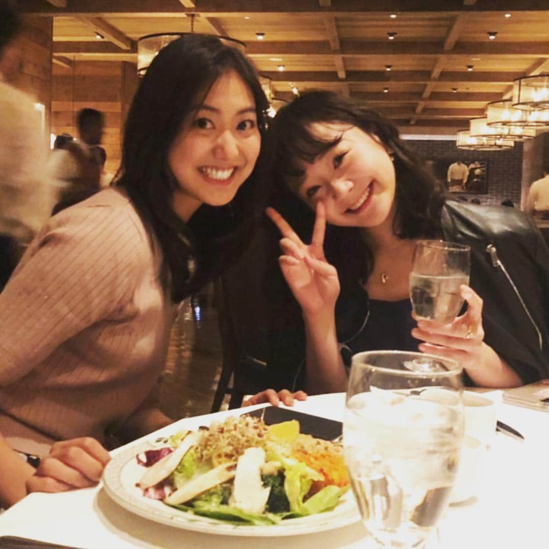 えれなさんのインスタグラム写真 - (えれなInstagram)「TBS『芸能人が本気バレエ』の番組で、私達の担当をしてくださった小野さんがご結婚されと聞き💍✨ 八反安未果ちゃんの計画でサプライズのお祝いをしました🤗  ガチガチの本気の番組だっただけに、先が見えない不安だらけの私達を約1年もの間、影ながら支えていただきました。  男性スタッフが多い中、女性の小野さんがいてくれた事が本当に心強かった。  何年かぶりに皆んなで再会したので、時間が全然足りない足りない足りない💦www  それなのに、、、 お誕生日のお祝いまで用意してくれていました😭  私までサプライズ😭😭 もう、皆んなには感謝しかないです🙏  このメンバーと出会えて。  本気で幸せです💗  #芸能人が本気バレエ #小野さん #結婚おめでとうございます #一緒に泣いたり笑ったり #支えてくれた人 #今日来れなかったメンバー残念すぎる #ランチなのにディナー感 #シラフなのにテンション高すぎ  #気づいたら水だけで30分近く話てなかった ？w #皆んな細いのに良く食べる #そして良く話す #パワフル #皆んなからパワーもらえる #当時はライバル #皆んな必死に努力してたね #皆んな本気だった #その事をお互い理解しあってた #同志だった #本気になれる事って #大人になってから中々ないと思う #皆んなに出会えて本当に良かった  #調度4年前に #最終メンバーが決まったなぁ #そこから全てが始まった  #バレエ #この番組で私の人生も変わったよ #素晴らしい経験をさせてもらった #感謝 #loveyouguys  #えれな」4月9日 23時50分 - elena1982312