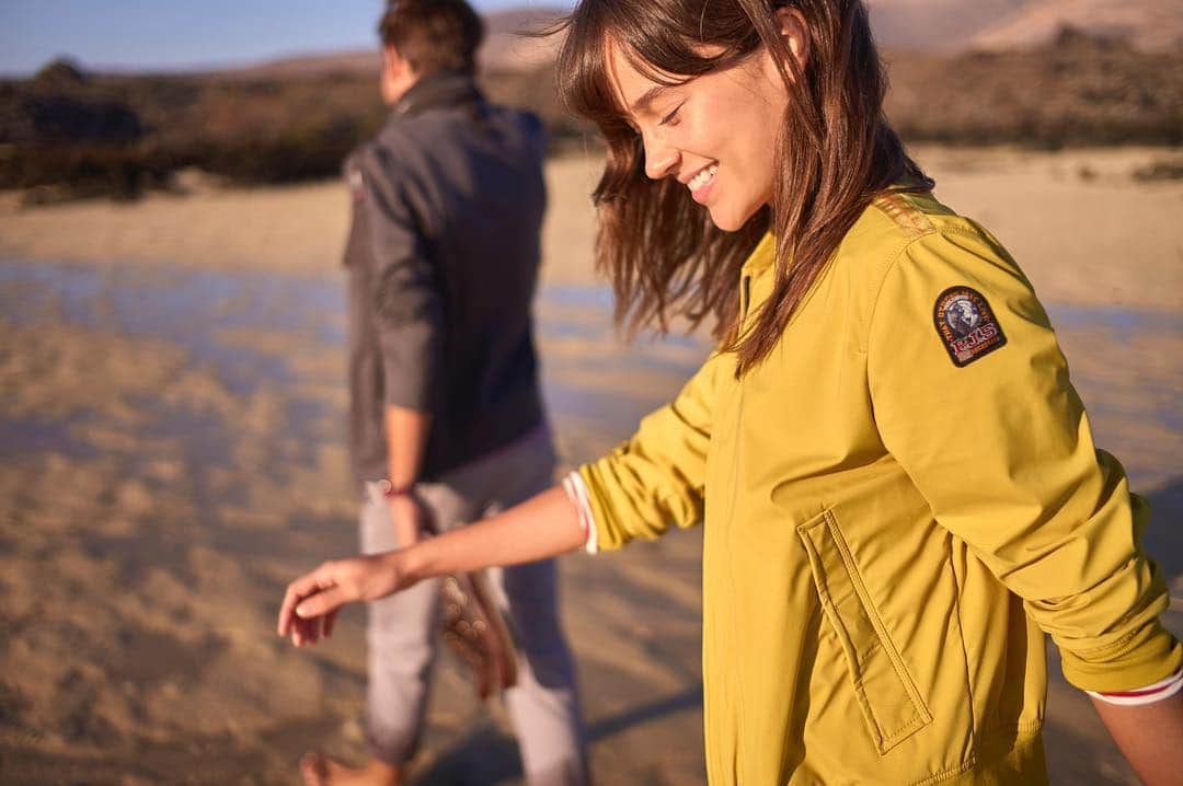 パラジャンパーズさんのインスタグラム写真 - (パラジャンパーズInstagram)「Mix 'n Match our colourful Soft Shell collection and create your favorite spring look! . . . #pjs #pjsfriends #jacket #spring #summer #springsummer #springcollection #newcollection #adventurer #springtime #springishere #nature #adventure #explore #travel #traveller #explorer #lanzarote #shooting #ss19 #yellowjacket #softshell #CARRIE」4月10日 0時01分 - parajumpers_official