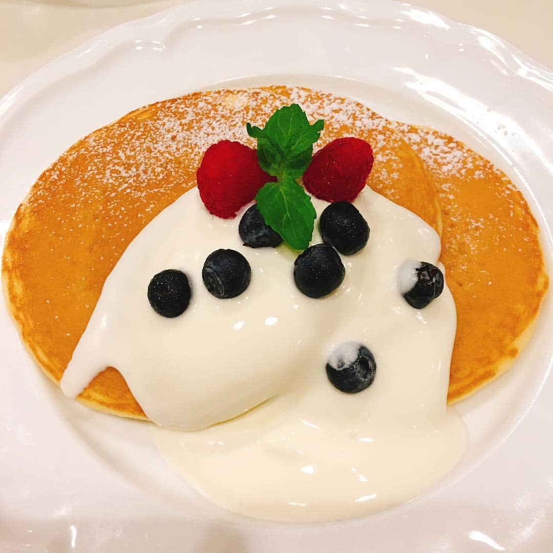 大久保藍子さんのインスタグラム写真 - (大久保藍子Instagram)「😋💕 #パンケーキ」4月10日 0時00分 - aiko_okb