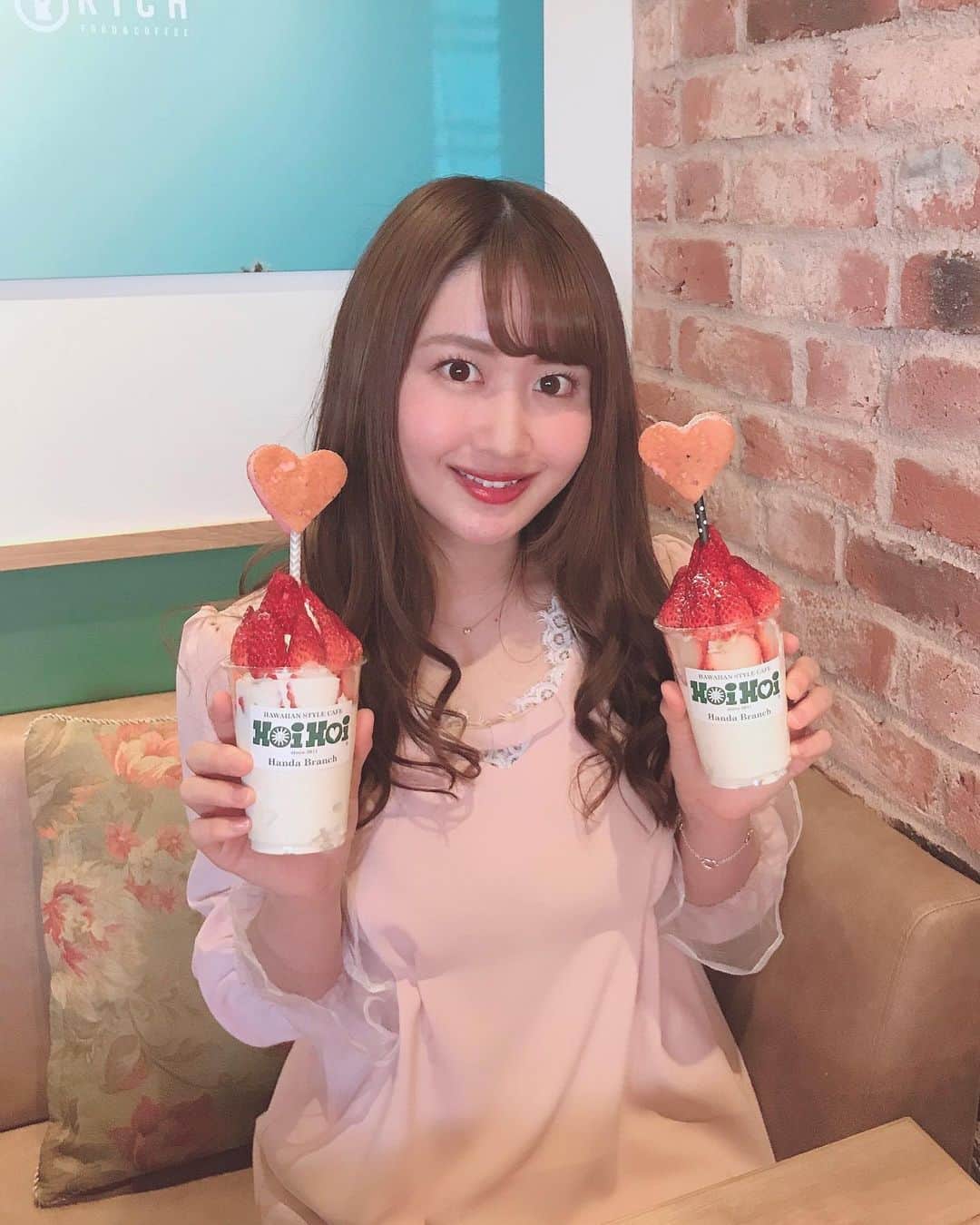 沢井里奈さんのインスタグラム写真 - (沢井里奈Instagram)「♡ . Hoi Hoi Handa Branch RICH🏝🌺✨ . いちごボンボン🍓🌸 . ふんわり軽めの生クリームで 甘過ぎず食べやすかったです☺️💓💓 大好きなパンナコッタも入ってた🍮💭 . ハートのパンケーキも付いてて とっても可愛かったです🥞❤️ . . #さわーコーデ 👗💝 onepiece♡ #lerevevaniller . #rich #caferich #hoihoi #hoihoihandbranch #cafe #sweets #foodstagram #photogenic #ootd #coordinate #fashion #instagood #instagramjapan #japanesegirl #リッチ #カフェリッチ #ホイホイ #いちごボンボン #いちご #苺 #ボンボン #半田カフェ #愛知カフェ #半田市 #カフェ巡り #さわーカフェ巡り」4月10日 0時03分 - sawairina