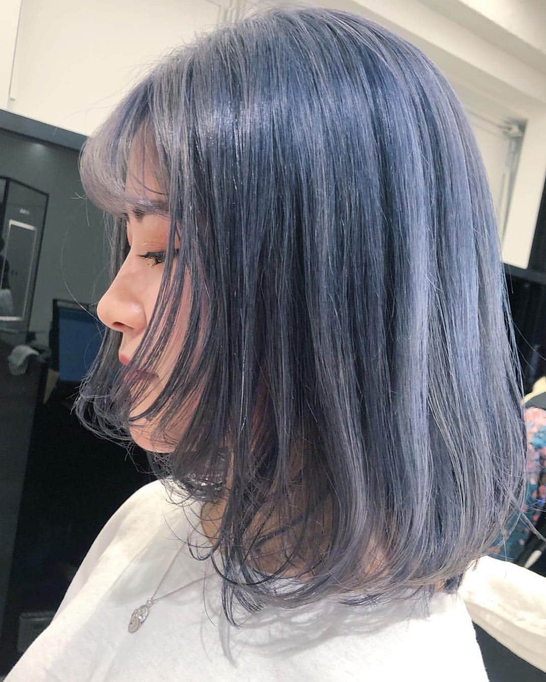 NASUさんのインスタグラム写真 - (NASUInstagram)「Blue Silver💙🛸 #nasupcolor #mood #haircut #bleach  #미용사 #헤어메이크 #염색 #헤어스타일 #hairstyle #color #tokyo #hairsalon #fashion #カット #スタイリング #bob #ボブ」4月10日 0時05分 - nasup