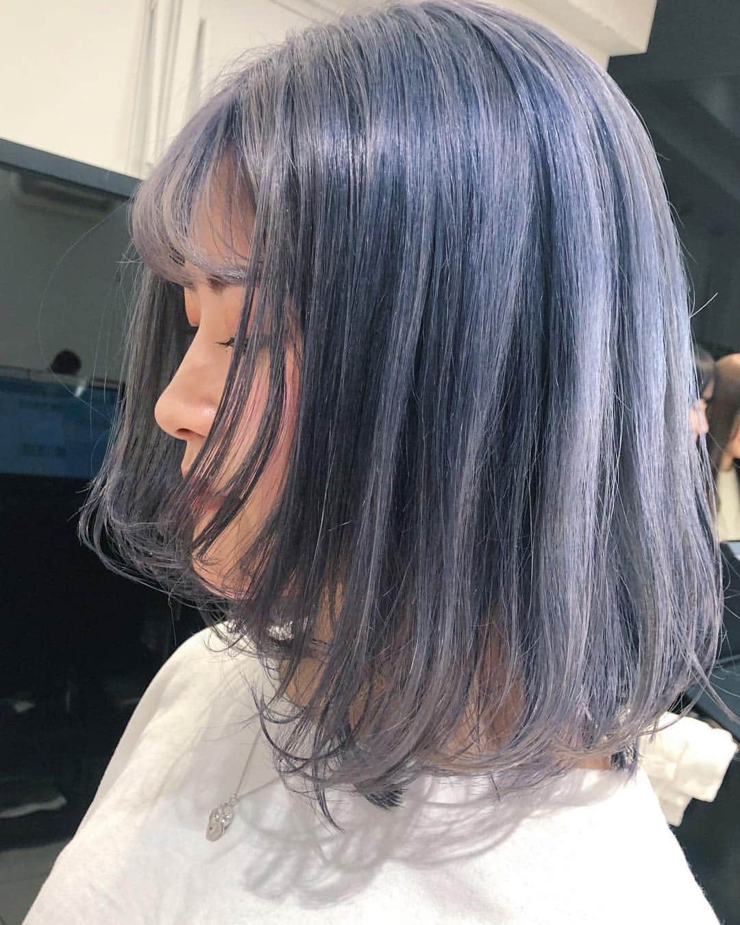 NASUさんのインスタグラム写真 - (NASUInstagram)「Blue Silver💙🛸 #nasupcolor #mood #haircut #bleach  #미용사 #헤어메이크 #염색 #헤어스타일 #hairstyle #color #tokyo #hairsalon #fashion #カット #スタイリング #bob #ボブ」4月10日 0時05分 - nasup