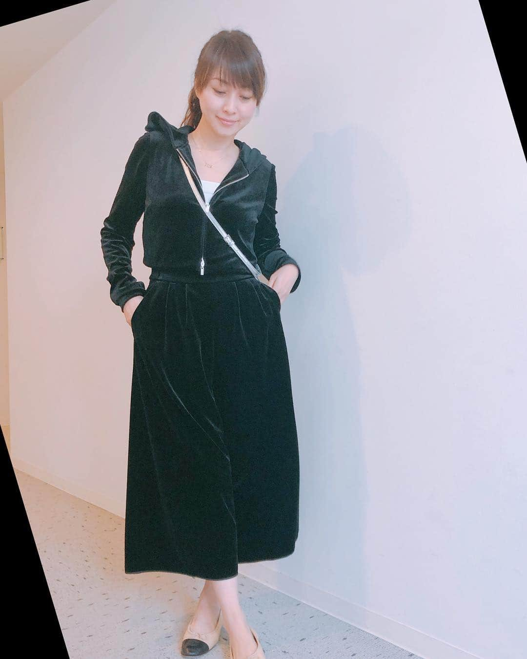 渡辺美奈代さんのインスタグラム写真 - (渡辺美奈代Instagram)「ファッション  #フォクシー #ファッション #ブラックコーデ」4月10日 0時05分 - watanabe_minayo