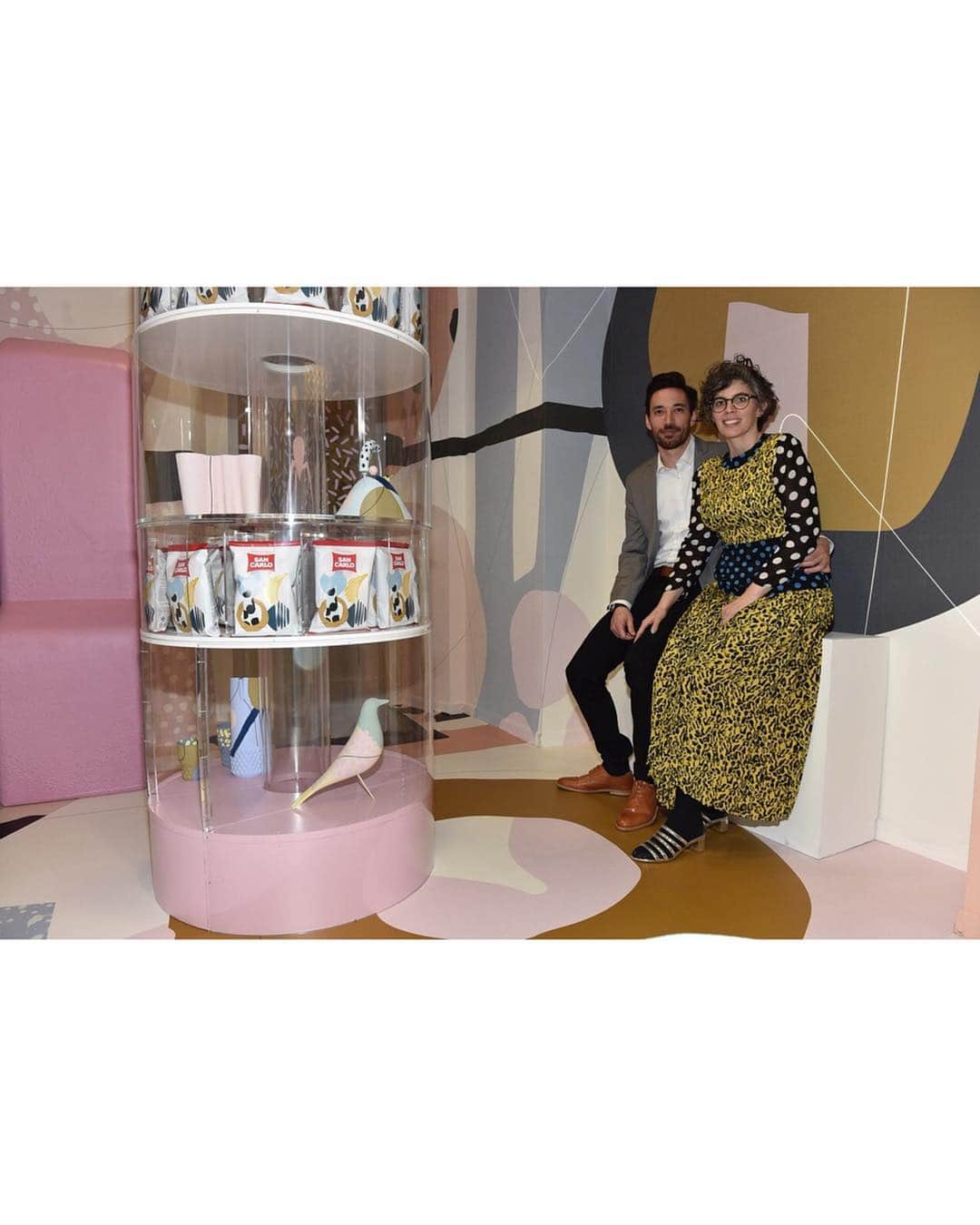 Vogue Italiaさんのインスタグラム写真 - (Vogue ItaliaInstagram)「About last night ✨ LIFE IN VOGUE: The Interior’s Cut. Here’s the best moments from the opening event! Swipe to take a look!  Main partner @nemolighting ✨ @es_pr_communication @ps.designcunsultants Project partners @alcantara_company @guerlain @sancarloworld  Thanks to @maschio_dei_cavalieri @lavazzaofficial @molinarisambuca  Technical partners @baxtermadeinitaly @caparol_icons @texturaewallpapers」4月10日 0時07分 - vogueitalia