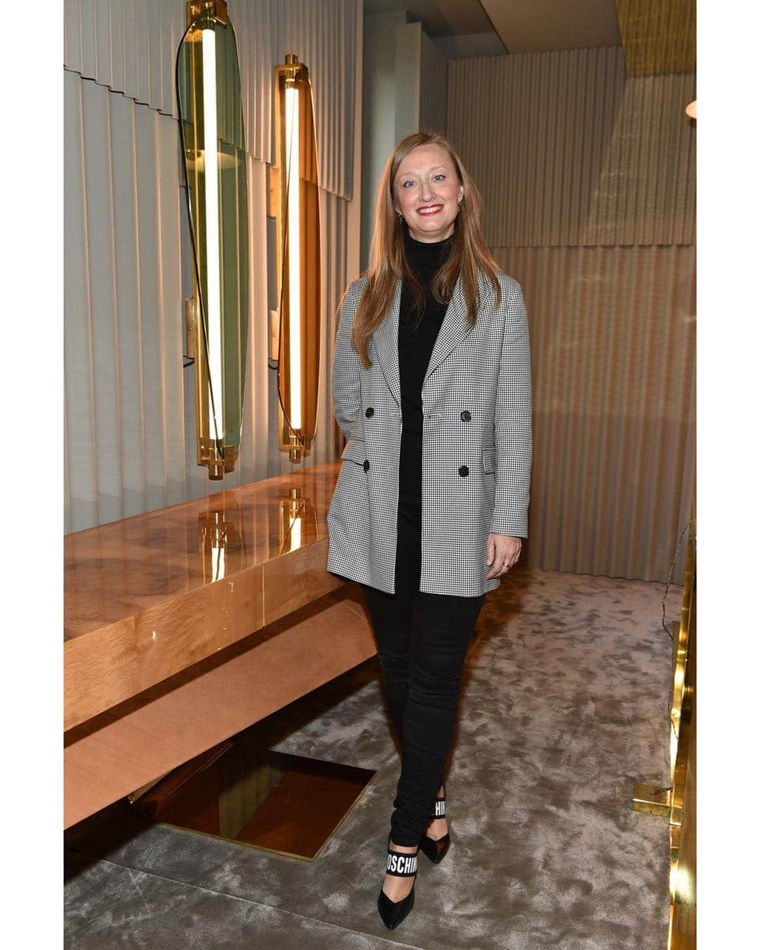 Vogue Italiaさんのインスタグラム写真 - (Vogue ItaliaInstagram)「About last night ✨ LIFE IN VOGUE: The Interior’s Cut. Here’s the best moments from the opening event! Swipe to take a look!  Main partner @nemolighting ✨ @es_pr_communication @ps.designcunsultants Project partners @alcantara_company @guerlain @sancarloworld  Thanks to @maschio_dei_cavalieri @lavazzaofficial @molinarisambuca  Technical partners @baxtermadeinitaly @caparol_icons @texturaewallpapers」4月10日 0時07分 - vogueitalia