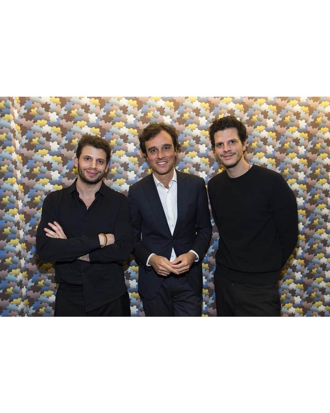 Vogue Italiaさんのインスタグラム写真 - (Vogue ItaliaInstagram)「About last night ✨ LIFE IN VOGUE: The Interior’s Cut. Here’s the best moments from the opening event! Swipe to take a look!  Main partner @nemolighting ✨ @es_pr_communication @ps.designcunsultants Project partners @alcantara_company @guerlain @sancarloworld  Thanks to @maschio_dei_cavalieri @lavazzaofficial @molinarisambuca  Technical partners @baxtermadeinitaly @caparol_icons @texturaewallpapers」4月10日 0時07分 - vogueitalia