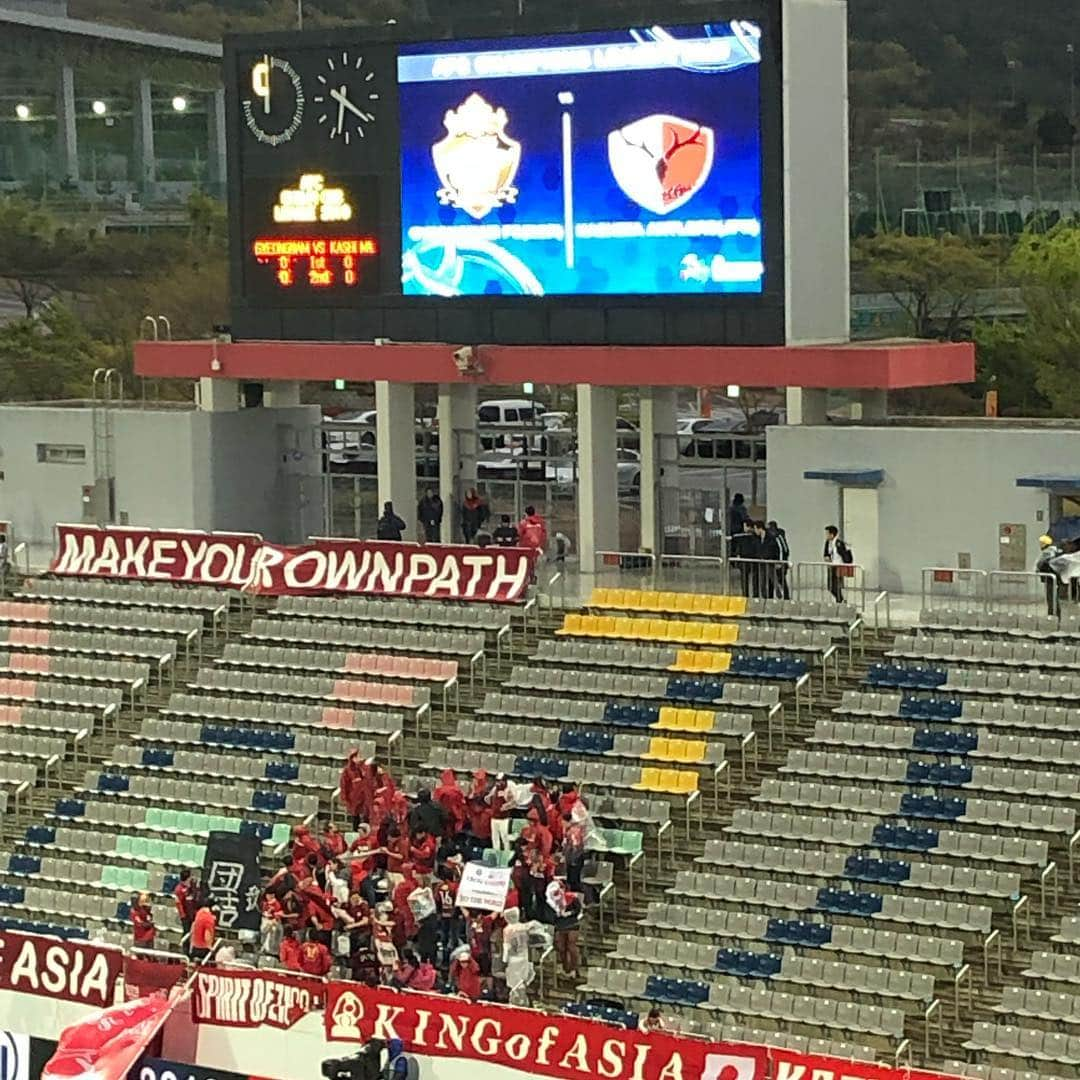 ジーコさんのインスタグラム写真 - (ジーコInstagram)「Uma vitoria espetacular do Kashima Antlers.Depois de estar perdendo de 2x0 e faltando 10 min pra acabar e tendo ainda um jogador expulso, virou  pra 3x2 e deu um passo grande para a classificação para as oitavas de final da Copa dos Campeoes da Asia. Serginho fez um golaço,o terceiro e comemorou homenageando a esposa que esta gravida.E a direção depois do jogo também comemorou. Rumo ao Bi. Parabens Kashima.」4月10日 0時15分 - zico