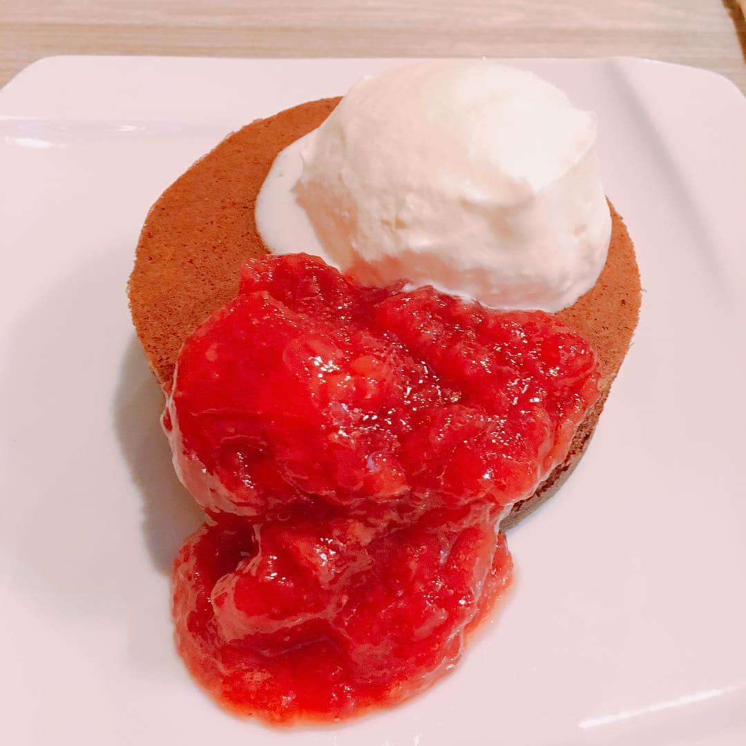 大久保藍子のインスタグラム：「雪ノ下さん #パンケーキ」