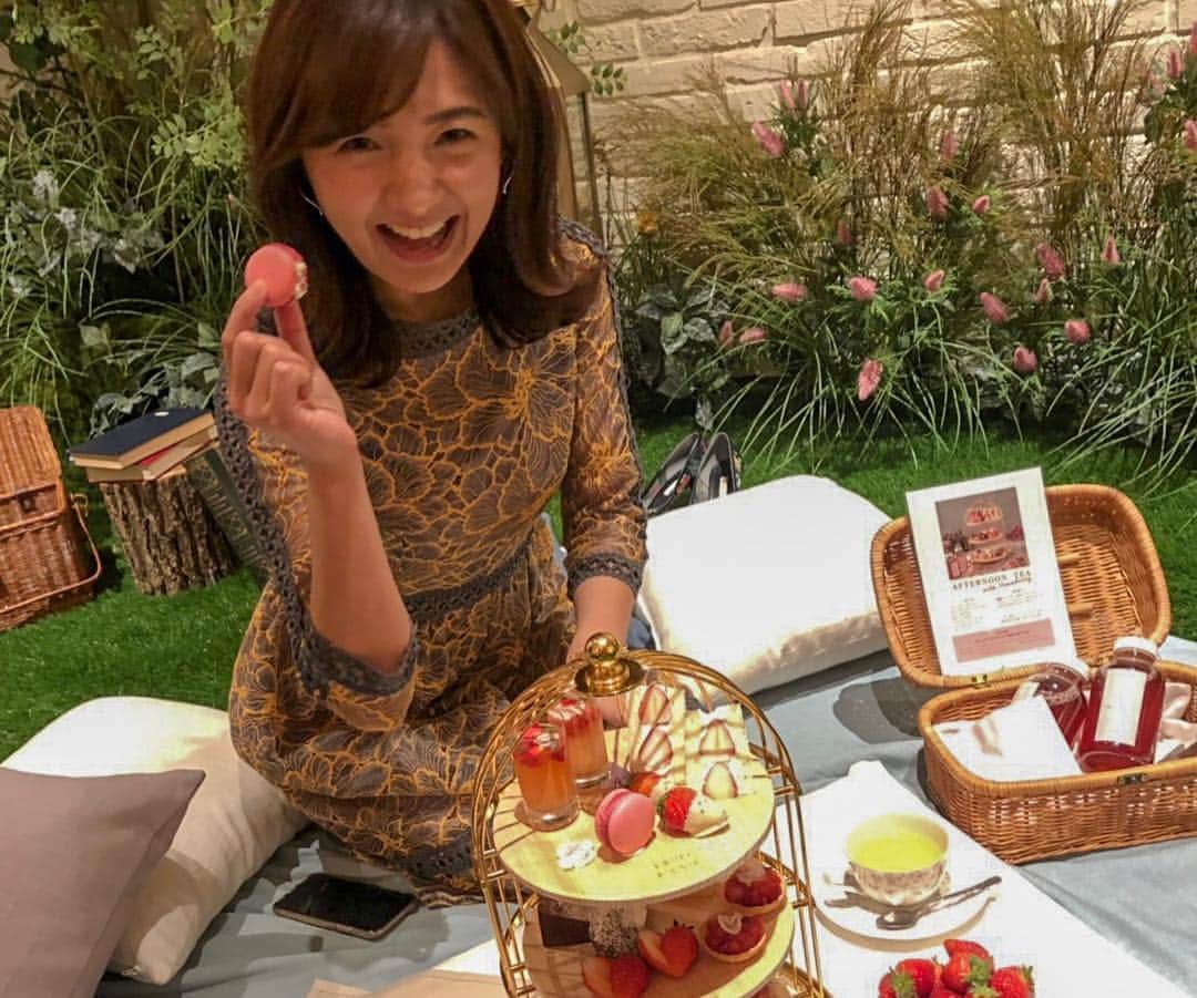中西希さんのインスタグラム写真 - (中西希Instagram)「ピクニック✖️アフタヌーンティ🍰﻿ ﻿ 大学の後輩で仲良しのアカリが、﻿ 誕生日プレゼントに…🥺﻿ 最高の時間でした❣️ ﻿ ﻿ お洒落な空間だけでなく、﻿ 味も良く、更には、﻿ イチゴが食べ放題ということも魅力的で。。﻿ また行きたい🥺💓﻿ ﻿  #フルーツピクニック #ピクニック好き #アフタヌーンティー」4月10日 0時26分 - nakanishi.nozomi