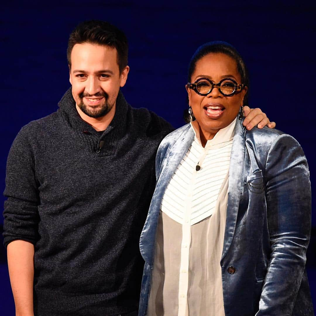 NBC Newsさんのインスタグラム写真 - (NBC NewsInstagram)「Inspired by #LinManuelMiranda’s commitment to bringing #Hamilton to #PuertoRico, #Oprah Winfrey will donate $2 million to the island. Click the link in our bio to read more. . 📷 @kevinmazur / @gettyimages」4月10日 0時28分 - nbcnews