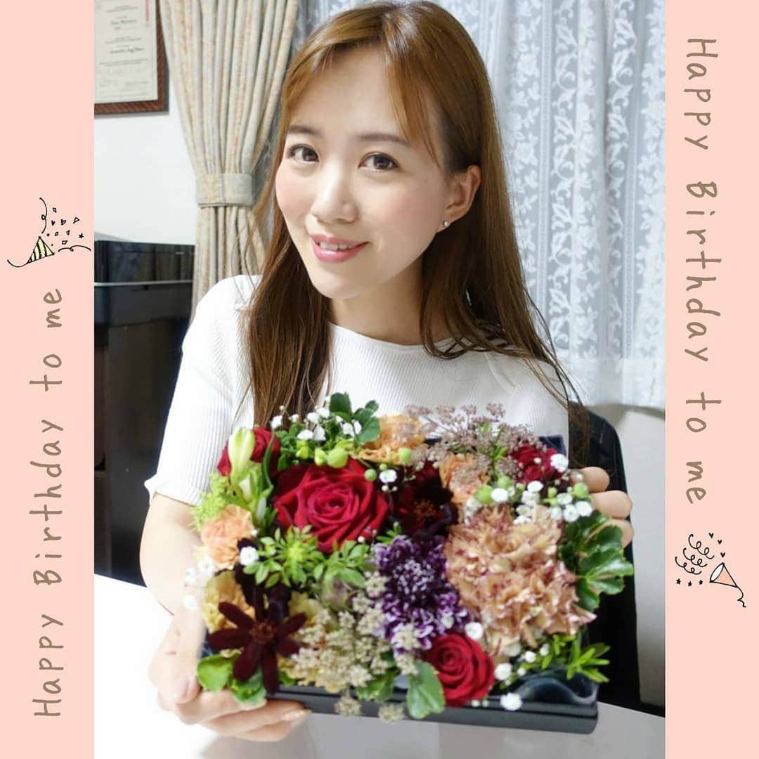 南里沙さんのインスタグラム写真 - (南里沙Instagram)「今日 4月9日、誕生日を迎えることができました♪皆さんからのお祝いメッセージ、沢山頂き本当にありがとうございます。  生まれた日は、今日のような青空で桜満開だったと聞いています。  両親がいて、私が生まれ、 両親も祖父母4人がいて生まれ、 10代前に遡ると、なんと合計で2064人の命の繋がりだそうです。  10代前となれば、江戸時代です。 一人かけても、私はいないわけです。 奇跡を生かされているんだと、、、 昭和・平成、そして令和の時代に向かい、懸命に生きていきたいと思う今日です。  皆さん、これからも応援宜しくお願いします！  #クロマチックハーモニカ #ハーモニカ #南里沙 #chromaticharmonica #harmonica #risaminami #hohner #hohnermusic #hohnerartist #newsuper64x #super64x #playtheoriginal  #하모니카 #미나미리사 #半音階口琴 #口琴」4月10日 0時30分 - minami_risa