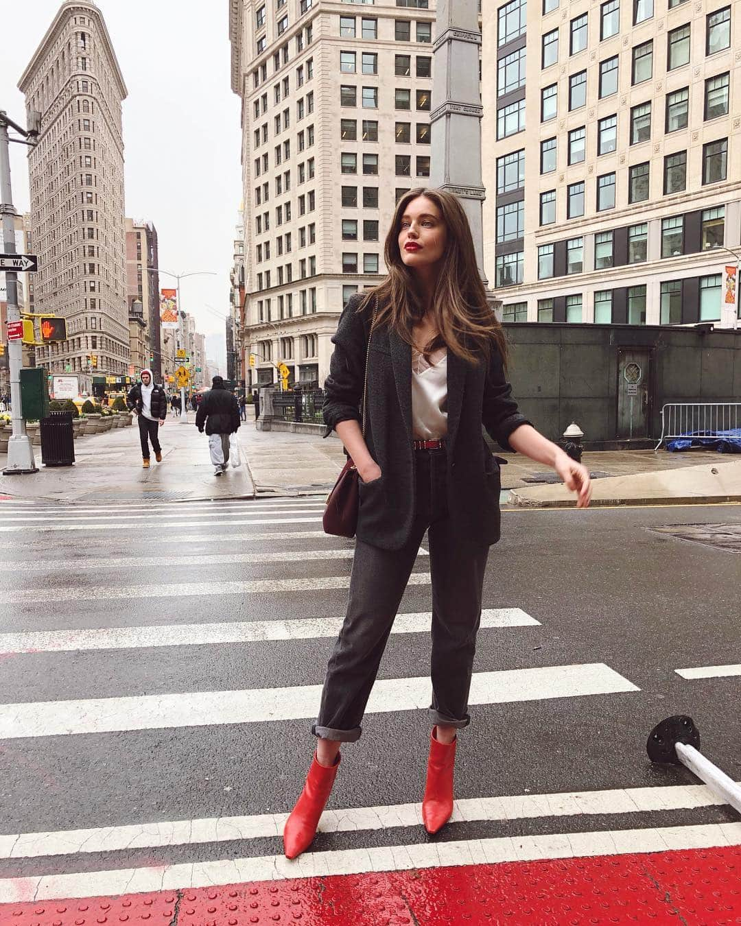 エミリー・DiDonatoさんのインスタグラム写真 - (エミリー・DiDonatoInstagram)「ily rain or shine NYC. ❤️👠 @lotteelisa」4月10日 0時39分 - emilydidonato