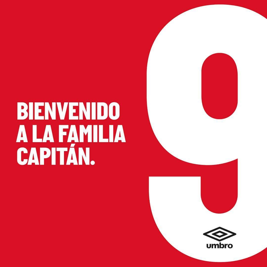 UMBROさんのインスタグラム写真 - (UMBROInstagram)「Bienvenido a la familia Capitán. ¡Felicitaciones por tu regreso a las canchas! 💪⚽️ . . . . #PG9 #umbro #umbrofootball #umbroperu #paologuerrero #paologuerrero9」4月10日 0時46分 - umbro