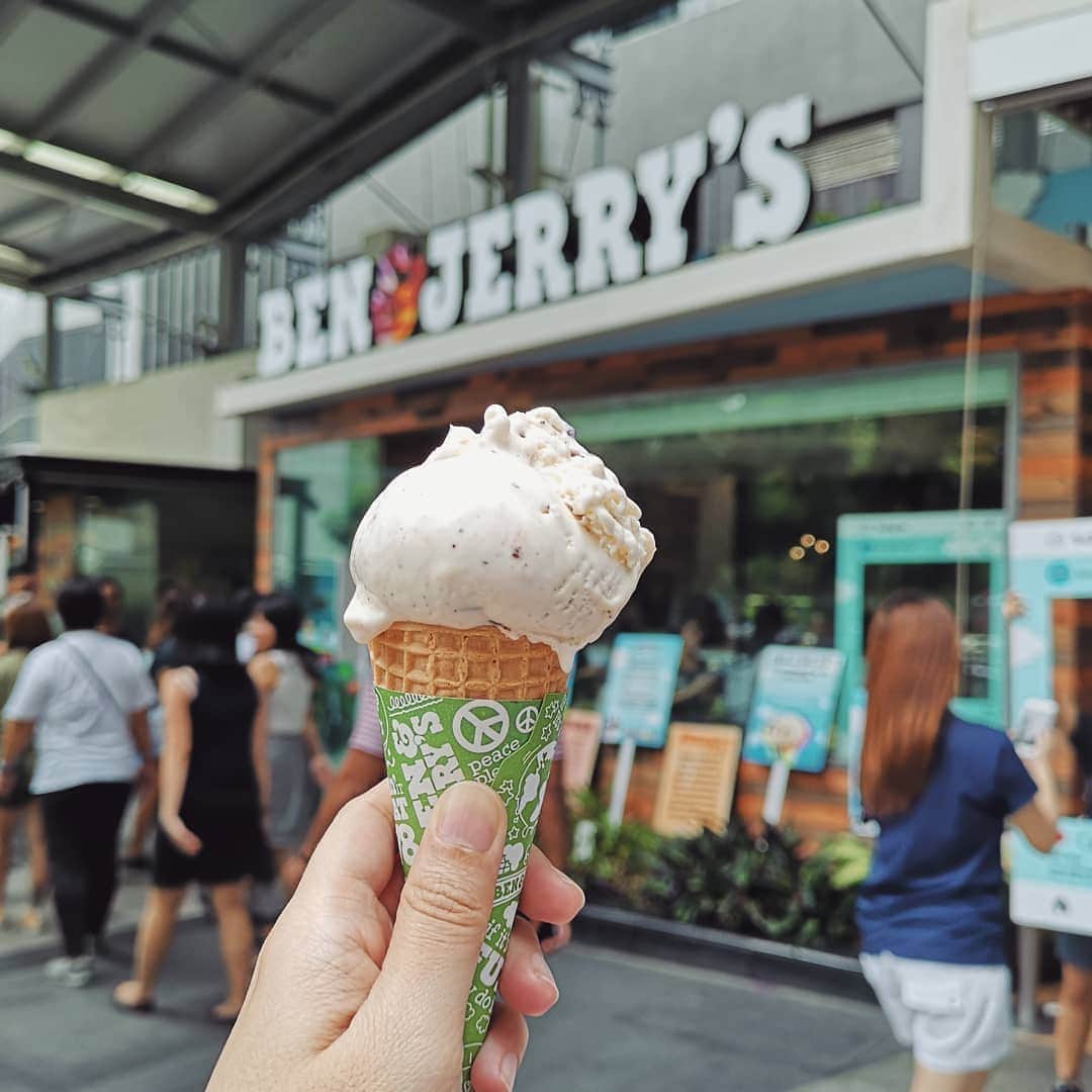 Ben & Jerry'sさんのインスタグラム写真 - (Ben & Jerry'sInstagram)「A taste of #FreeConeDay... happening TODAY all around the globe! Share your #FreeConeDay photos with us!  Photo by @eeshing」4月10日 0時51分 - benandjerrys