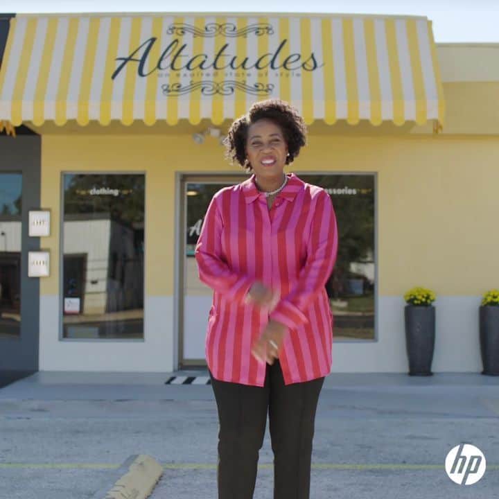 HP（ヒューレット・パッカード）のインスタグラム：「HP Instant Ink monitors ink levels, orders more before it’s too late and saves you 50%. #KeepReinventing」