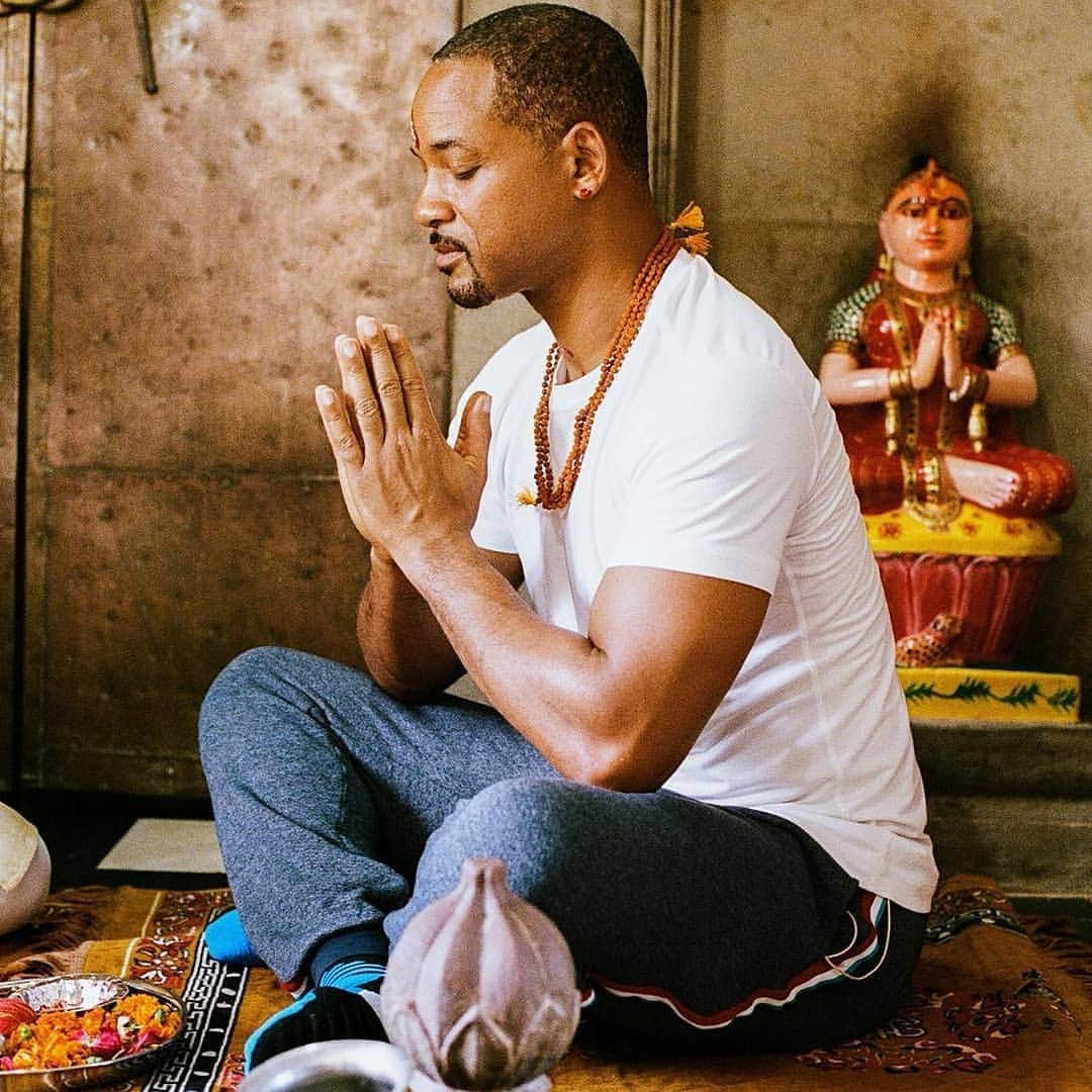 ウィル・スミスのインスタグラム：「@WillSmith traveled to India to kick it in a Bollywood dance number, but it was the spiritual journey he took that meant the most 🙏」