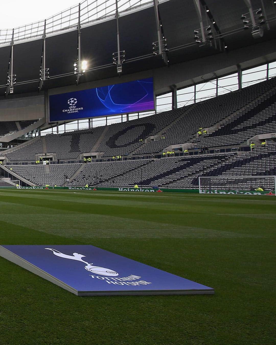 UEFAチャンピオンズリーグさんのインスタグラム写真 - (UEFAチャンピオンズリーグInstagram)「🤩 A #UCL debut for @spursofficial’s new home! Who will score first? ⚽️🤷‍♂️」4月10日 1時31分 - championsleague
