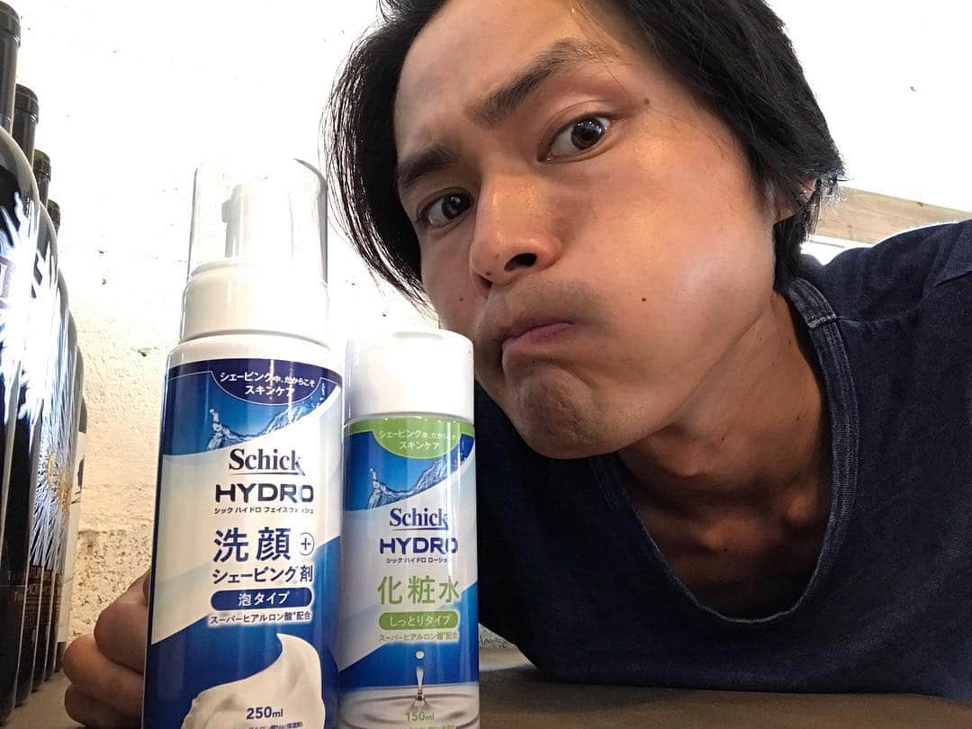 寺島速人さんのインスタグラム写真 - (寺島速人Instagram)「日焼けして乾燥した肌にも使える洗顔、化粧水！ ヒゲソリ後のタイミングにもが最適です。 @schickjapan_official #Schickのある生活 #剃ったら潤す #Schick #シックハイドロ #pr」4月10日 1時33分 - hayato_terashima