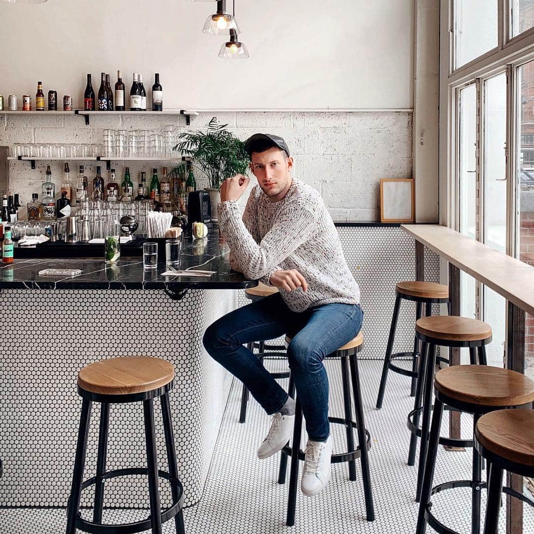 ALDO shoesさんのインスタグラム写真 - (ALDO shoesInstagram)「Cool kicks and iced lattes. 👟 Hit our link in bio for @calebthill’s sneakers Agrelasa. #AldoCrew #AldoShoes」4月10日 1時34分 - aldo_shoes