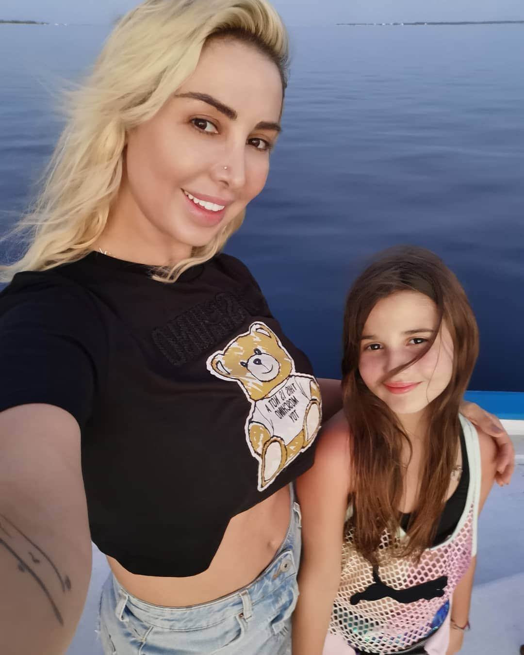 ジョエル・マーディニアンさんのインスタグラム写真 - (ジョエル・マーディニアンInstagram)「Our favorite time is fishing @ellakaddoura @bailey.creane @luxsouthari #maldives #fishing #love」4月10日 1時49分 - joellemardinian