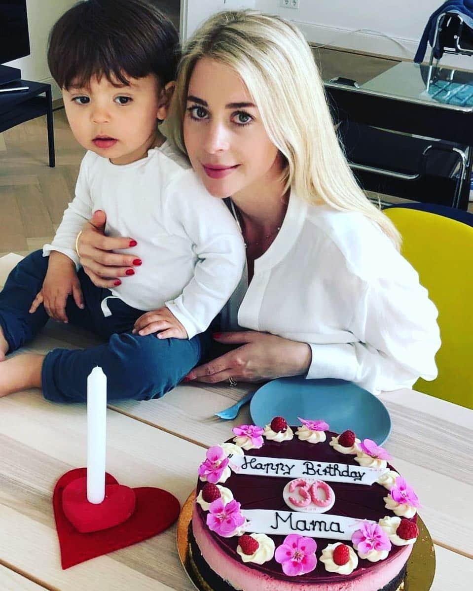 サミ・アラギのインスタグラム：「Happy Birthday my ❤️」