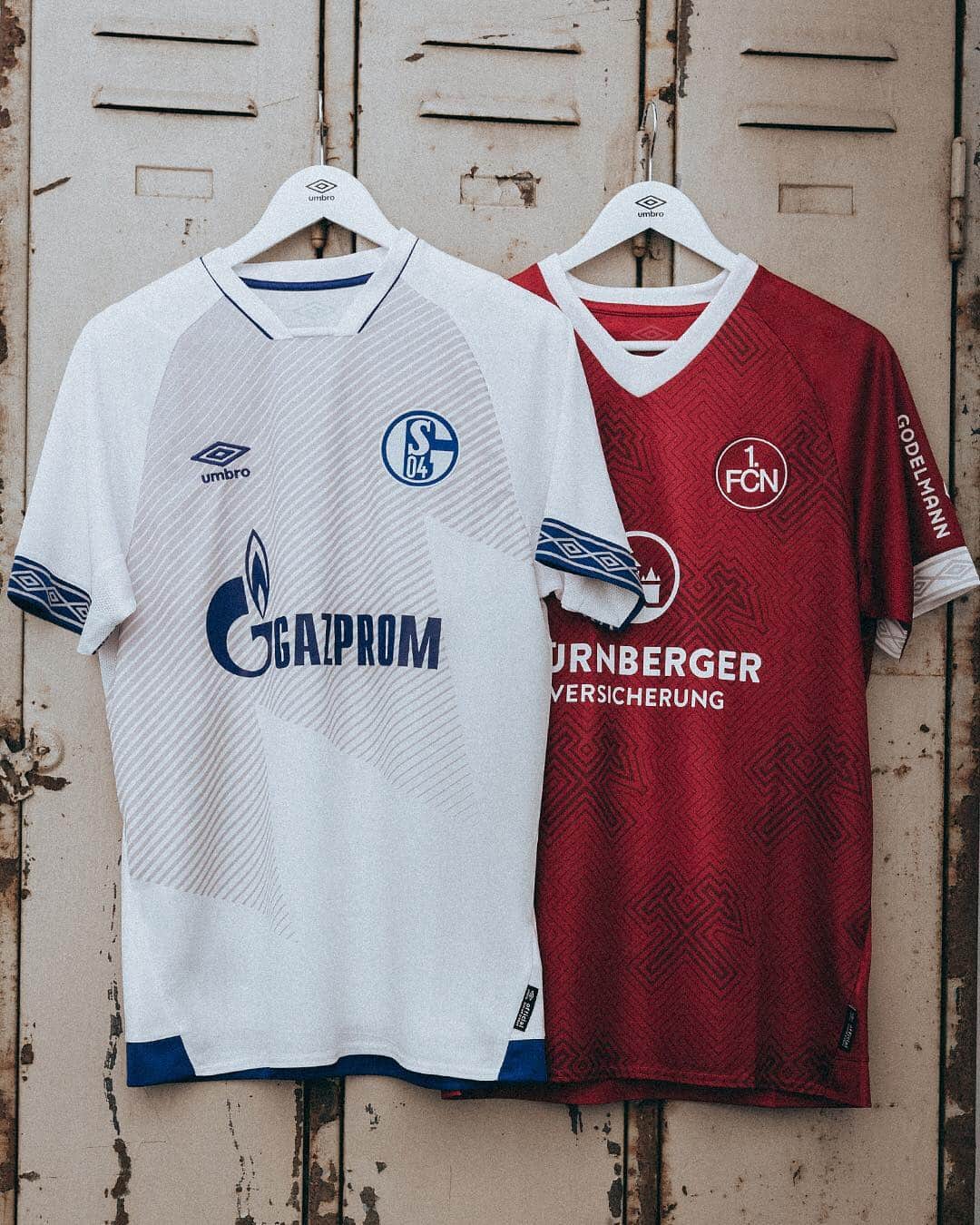 UMBROさんのインスタグラム写真 - (UMBROInstagram)「It is a special moment when two friends meet. This Friday, when the friends @1_fc_nuernberg and @s04 meet, they will be wearing special jerseys. Jerseys in the design of the other: #schalkeundderfcn . . . #trikottausch #jerseyswap #firstever #umBros #umbrofootball #bundesliga #umbroderby」4月10日 2時03分 - umbro
