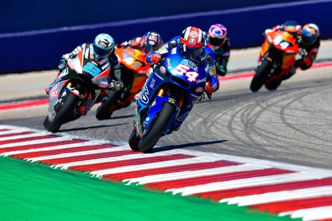 MotoGPさんのインスタグラム写真 - (MotoGPInstagram)「Round 3 of the 2019 Championship sees a return to Austin 🇺🇸 AND the return of @mattiapasini as he replaces the injured @augustofernandez37 🔄 // The Italian rider will bring his usual hard riding style and determination to the party, aiming to throw the cat amongst the pigeons! 👊 #AmericasGP #MotoGP #Motorcycle #Racing #Motorsport」4月10日 2時00分 - motogp