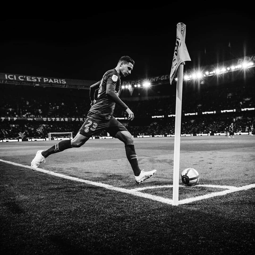 ユリアン・ドラクスラーさんのインスタグラム写真 - (ユリアン・ドラクスラーInstagram)「Ici c’est Paris 🤙 • • • • #icicestparis #allezpsg #psg #paris #paname #jdx 📸 @julienscussel」4月10日 2時11分 - draxlerofficial