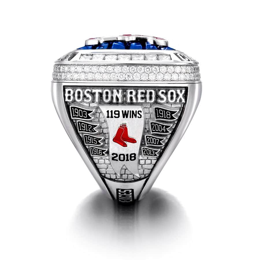ボストン・レッドソックスさんのインスタグラム写真 - (ボストン・レッドソックスInstagram)「World Series Champs has a nice ring to it. 💍」4月10日 2時18分 - redsox