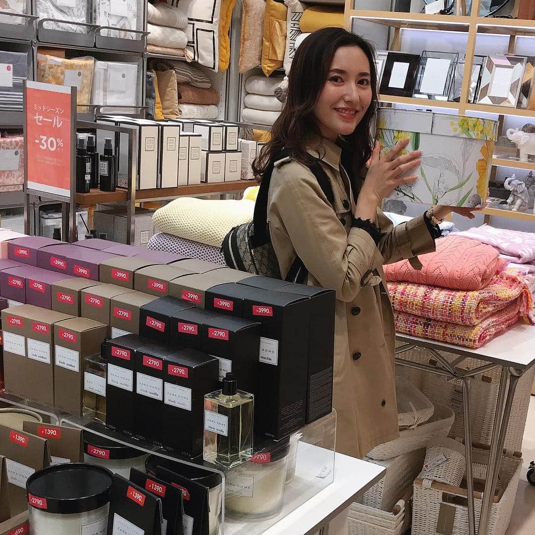 松本リコのインスタグラム：「・ ・ ・ ・ 雑貨屋めぐりしたい〜 おすすめのお店あったら 教えて〜 ・ ・ ・ #zarahome #japanesegirl #japangirl  #japanesemodel #japanmodel #yahoo #お洒落 #インスタグラマー  #インフルエンサー #撮影 #ハーフ顔 #ハーフモデル #fashion #通販モデル #ファッション #楽天 #通販」